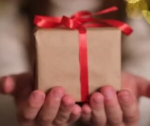 Bolsa de tela con mensaje especial + taza en caja con foto + individual de cuerina con foto y señalador con imán